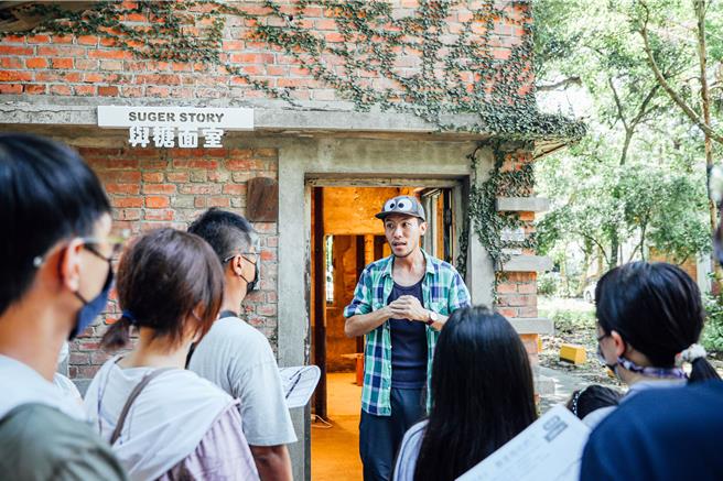 高雄观光圈推动创新游程，交通部观光署茂林国家风景区管理处今日推荐游客一访桥头糖厂，其中推荐「与糖面室」，是文创与娱乐并具的景点，更是安排春假育乐之旅的首选，邀民眾一同前往旅游！（茂管处提供／林雅惠高雄传真）