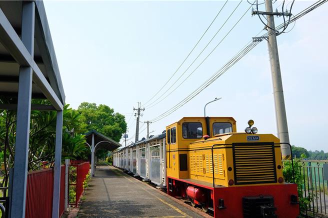 高雄观光圈推动创新游程，交通部观光署茂林国家风景区管理处今日推荐游客一访桥头糖厂，其中推荐「与糖面室」，是文创与娱乐并具的景点，更是安排春假育乐之旅的首选，邀民眾一同前往旅游！（茂管处提供／林雅惠高雄传真）