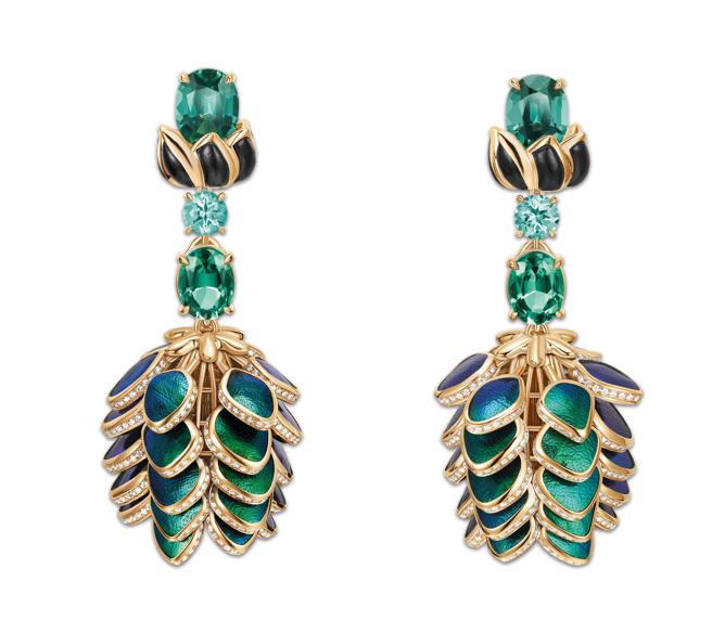 伯爵Metaphoria系列Silua玫瑰金绿碧玺钻石耳环，约1110万元。（PIAGET提供）