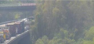 国道3号南向368.1公里田寮路段连环车祸 全线封闭