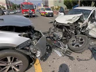 彰化4車連環撞釀3傷 慘不忍睹！2大休旅神車撞超慘