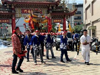 「日式神轎」迎玉闕朝仁宮武財神回廟 畫面超吸睛