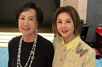 谢玲玲参加连方瑀80岁生日寿宴 曝气质冻龄合影