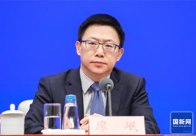 大陆财政部副部长廖岷：总体中国政府负债水平适度。（中国国新办官网）