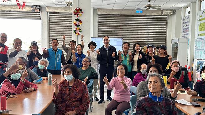 國民黨主席朱立倫21日赴台東縣大武鄉關心補選選情，並替候選人拉抬聲勢。（蔡旻妤攝）