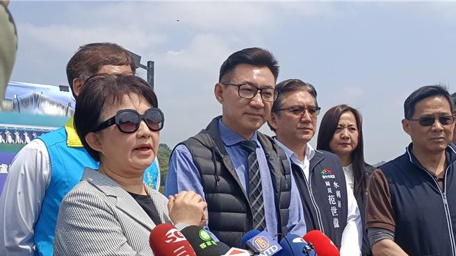 嘉義市長黃敏惠今（21）日赴台中取經，市長盧秀燕說明將安排哪些行程。（陳淑娥攝）