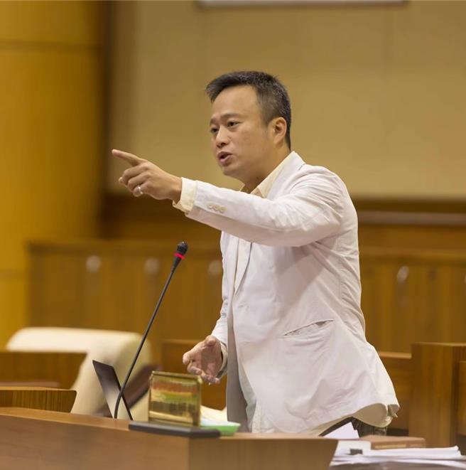 目前已经明确表态，将角逐今年5月举行民进党基隆市党部主委改选的，仅有前基隆市议员林明智。（摘自林明智脸书粉专／张志康基隆传真）