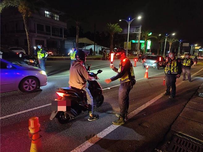 屏东潮州警分局从21日起连续3天执行酒驾大执法。（警方提供／谢佳潾屏东传真）