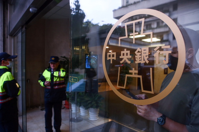 中央銀行意外升息引發熱議。（示意圖／本報資料照片）
