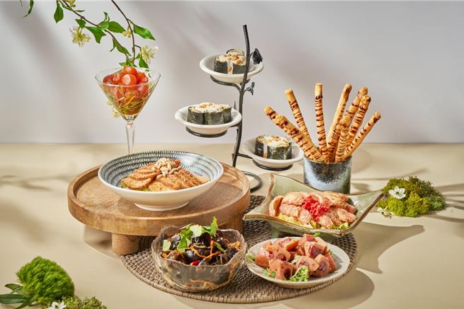 養心茶樓晴翠筵7品大拼盤，4月底前消費9折優惠。（養心茶樓提供／吳娮翎台北傳真）