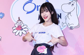 李多慧街拍美照露性感香肩 网揪一线索：要回乐天了？