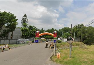 獨》民代部隊探視硬喬義務役男抽菸 軍中基層批帶頭違法