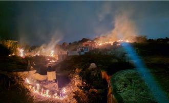 新北五股公墓火警 消防急灌救撲滅