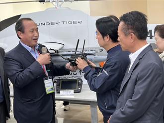 雷虎完成軍用商規微型無人機量產準備 賴清德親訪