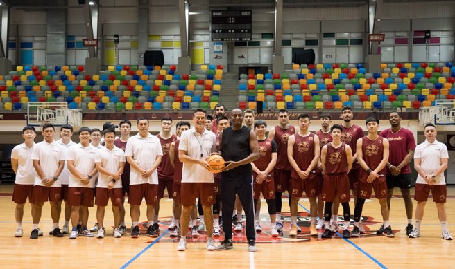 台钢猎鹰接待史瓦帝尼外宾团。(台钢猎鹰提供)