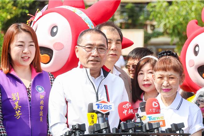 新北市長侯友宜昨與內政部長林右昌會面，侯友宜建議3個月1會。（王揚傑攝）