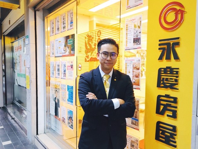 永庆房屋郭朝勛诚实向屋主告知阳台补登资讯，更主动协助完成补登程序，最后顺利卖出房屋，成功为屋主挽回近500万元！(图/永庆房屋提供)