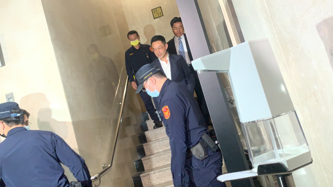 大S（徐熙媛）昨（20）日针对汪小菲的指控选择直球对决，而在声明中提到的《哈利波特》精装版竟成为网路热搜话题。（图／本报系资料照）