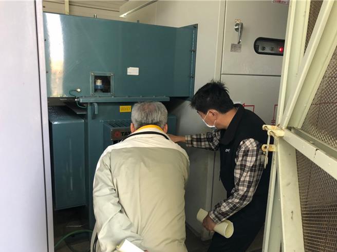 國教署到學校了解實際用電安全現況。（教育部提供）