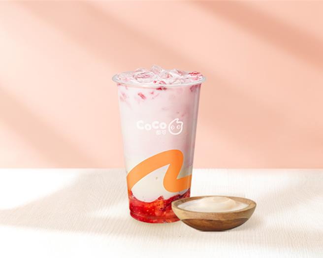 全台唯一用喝的大福CoCo草莓蒸大福。（CoCo都可提供）