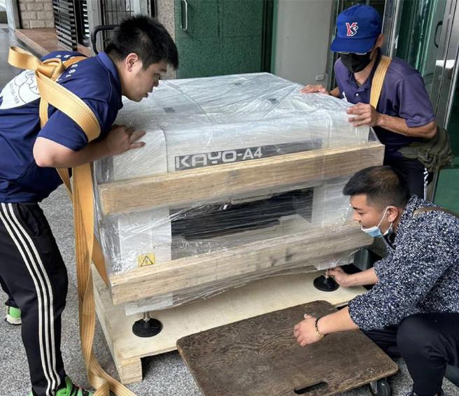 永吉搬家起重行回收床垫、沙发和懒骨头等二手家俱重新制作！图／业者提供