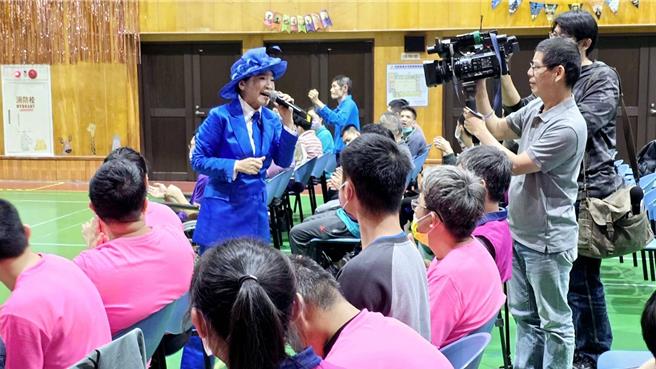 方寧近日出席公益活動。（彰化慈愛教養院提供）