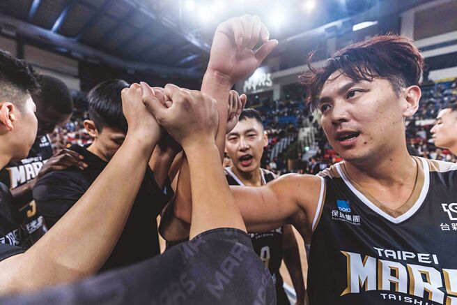 台新臺北战神将于本周末于主场进行二连战，并将邀请两千名国军官兵到场观赛加持战力。  图／台新银行提供