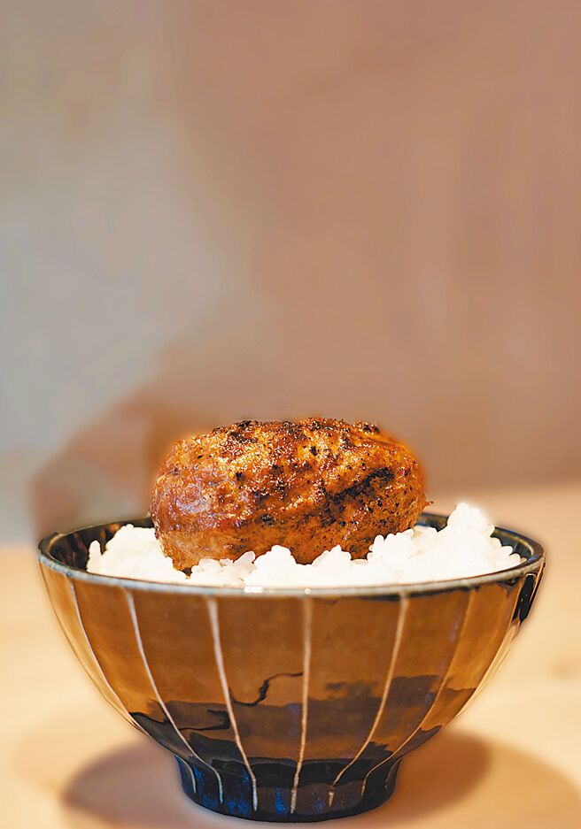 Global Mall新北中和店引进「Hamburg YOSHI（汉堡排嘉）」全台首店。（Global Mall提供）