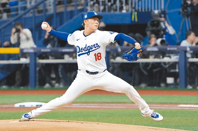 道奇队日本强投山本由伸先发只投1局就被敲出4支安打狂掉5分。（美联社）