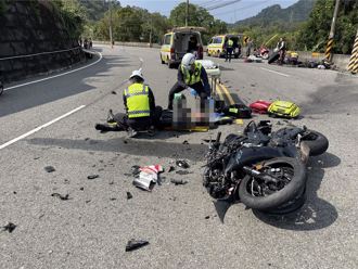 恐怖！台3線「絕命彎道」 2紅牌重機撞成廢鐵1死1重傷  