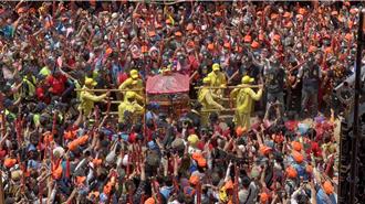 数十万人激情吶喊「进喔！」  白沙屯妈祖3进3出衝入朝天宫