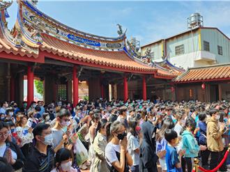 祈求金榜題名 逾500學子依古禮「磺溪書院」祈福