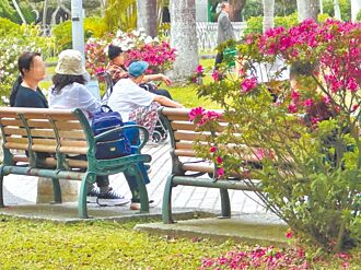 《周處》陸票房破22億小天陪媽公園享天倫