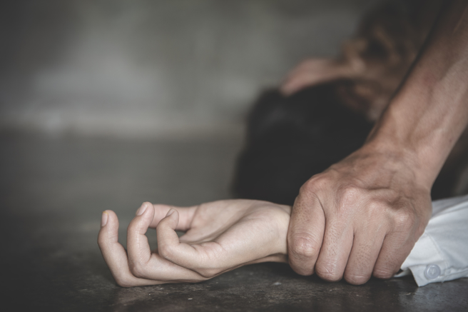 西班牙一名重机网美与丈夫到印度旅游，遭7名男子性侵和殴打，近日她受访曝近况。(示意图:shutterstock/达志)