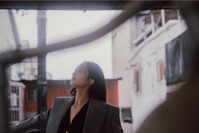 韩寧刚出道时曾因过于「理工思考」而在演戏时受挫。（好工作娱乐提供）