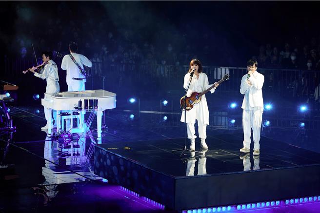 蘇打綠22日在香港紅館舉辦「二十年一刻」演唱會。（緒風有限公司提供）