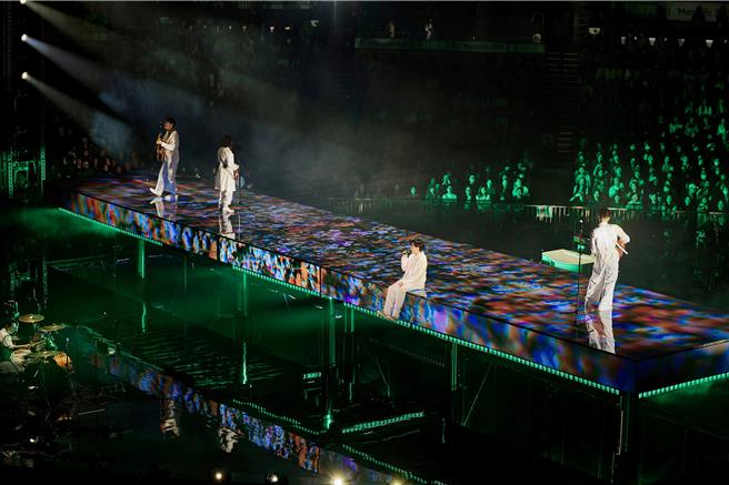 蘇打綠22日起在香港開唱，舞台視覺設計華麗。（緒風有限公司提供）