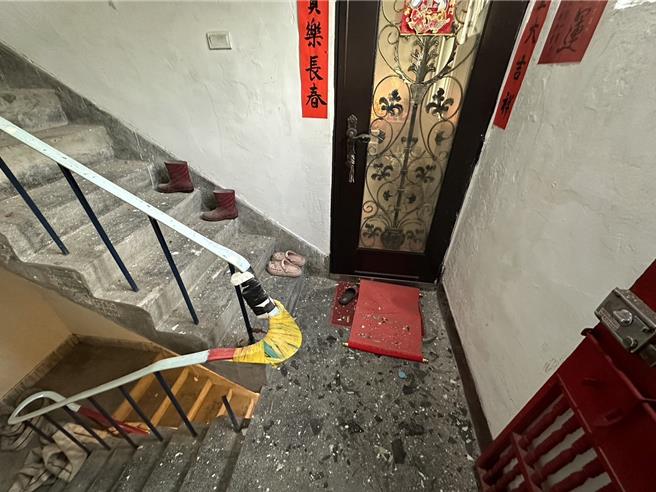 2024年3月23日新北市／新北市土城区22日上午6时许，有民眾报案声称在延吉街巷弄听见爆炸声，警方到场后发现有不明物体燃放痕迹。（新北市土城警分局提供／刘玮晴新北传真）