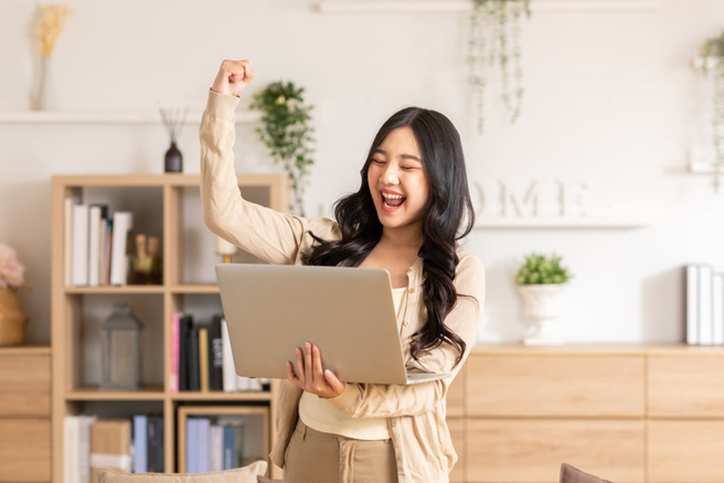 生肖屬鼠、猴、雞和豬的人在4月好運連連，事業、財運都非常順遂，其中屬豬人還有望脫單。（示意圖：Shutterstock／達志）