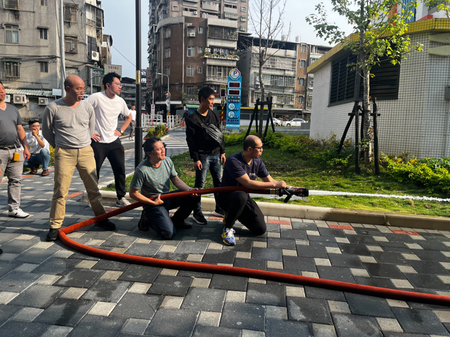 新北市消防局招募300名義消新血，特擇於3月至5月，規劃辦理3梯次新進義消人員訓練。（圖／消防局提供）