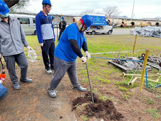 美商钛白粉大厂科慕公司桃园观音厂去年关厂，桃园环保局调查发现厂区有土壤重金属污染情形。（环保局提供／蔡明亘桃园传真）