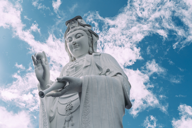 观世音菩萨圣诞这天，民间会到庙宇祭拜并祝寿，尤其想求子的女性，不要错过这个绝佳的祈愿日。（示意图：shutterstock／达志）