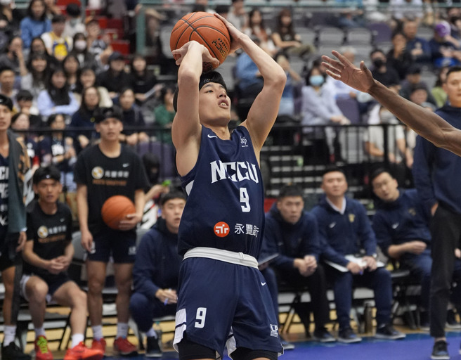 政治大學莊朝勝三分球6投4中，砍下全場最高的23分。（大專體總提供）