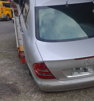 「拖吊23公里」臨時加收1萬元！賓士男被威脅：不給用倒的