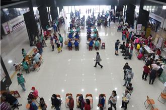 全民篩檢顧健康巡迴列車抵苗栗 百名醫護為縣民護健康