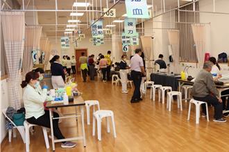 三義慈濟中醫健康篩檢反應熱烈 副縣長感謝醫護守護民眾健康