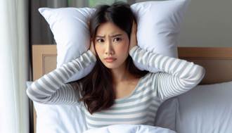 與前男友3人3房合租 卻聽到他們在「啪啪啪」不是滋味！