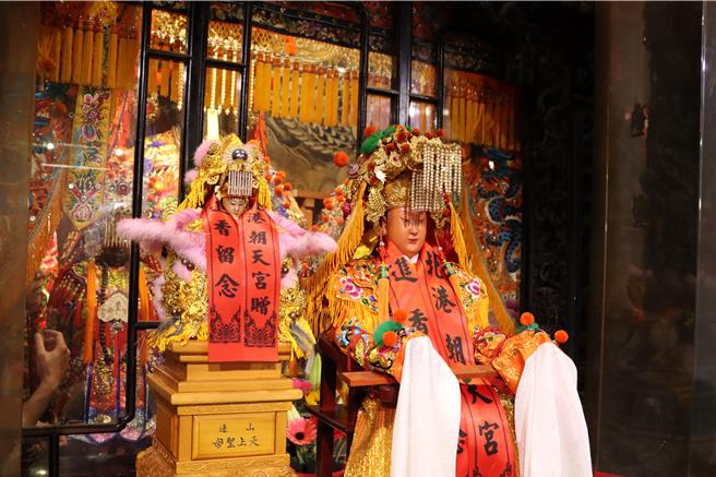 白沙屯妈祖与山边妈祖。（苗栗县政府提供／李京升苗栗传真）