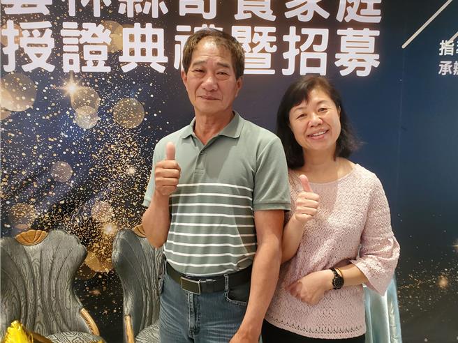 歐文津（左）、羅霙雀（右）說只要體力行，就會一直當寄養家庭。（周麗蘭攝）