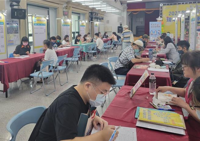 新北市就业服务处将在329青年节当天，于新庄区公所举办现场徵才活动。图为年活动情况。（新北市劳工局提供／吕健豪新北传真）